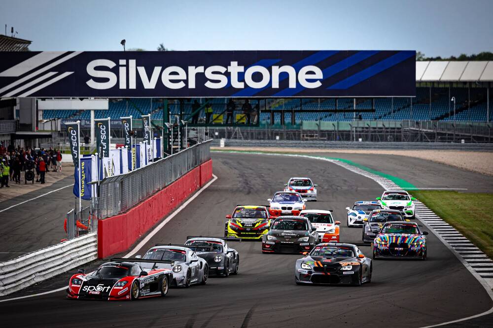 Spanning en sensatie op Silverstone